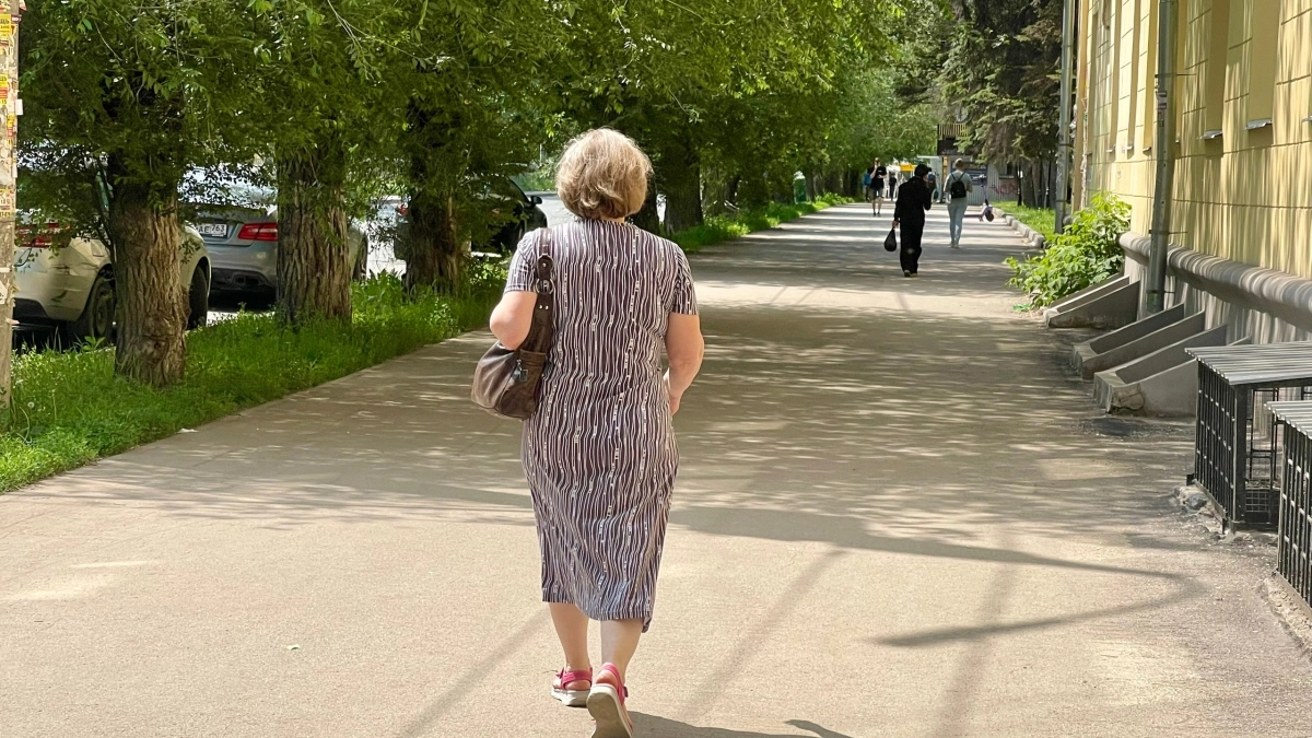 Привычка носить одно и то же отнимает молодость: нейробиологи объяснили, как обмануть время с помощью гардероба