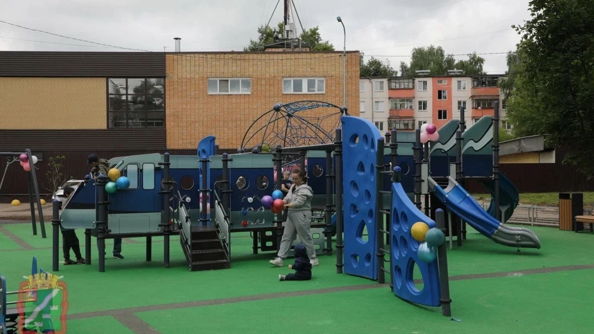 В Наро-Фоминске открыли детский игровой комплекс в виде самолета