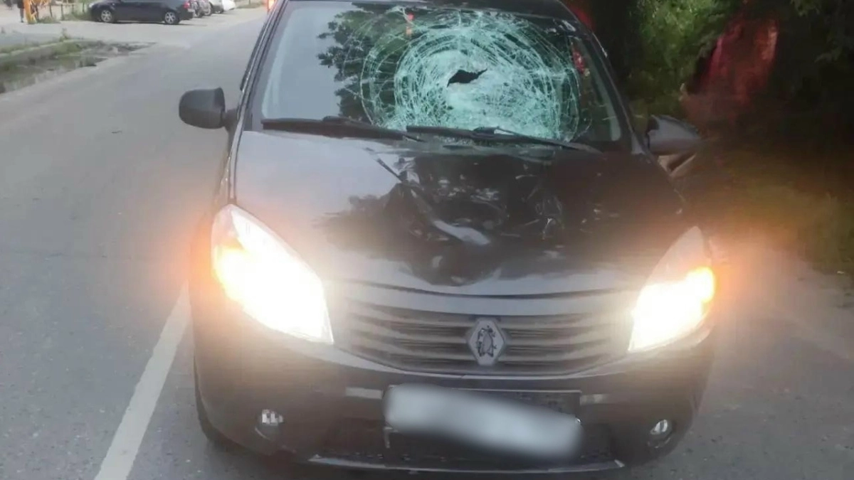 В Подмосковье автомобиль сбил 13-летнего мальчика на электросамокате