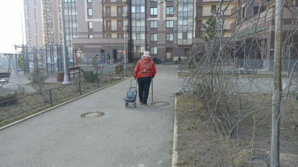 С 25 апреля для пенсионеров, прописанных в квартире с детьми, вводятся новые правила: подробности